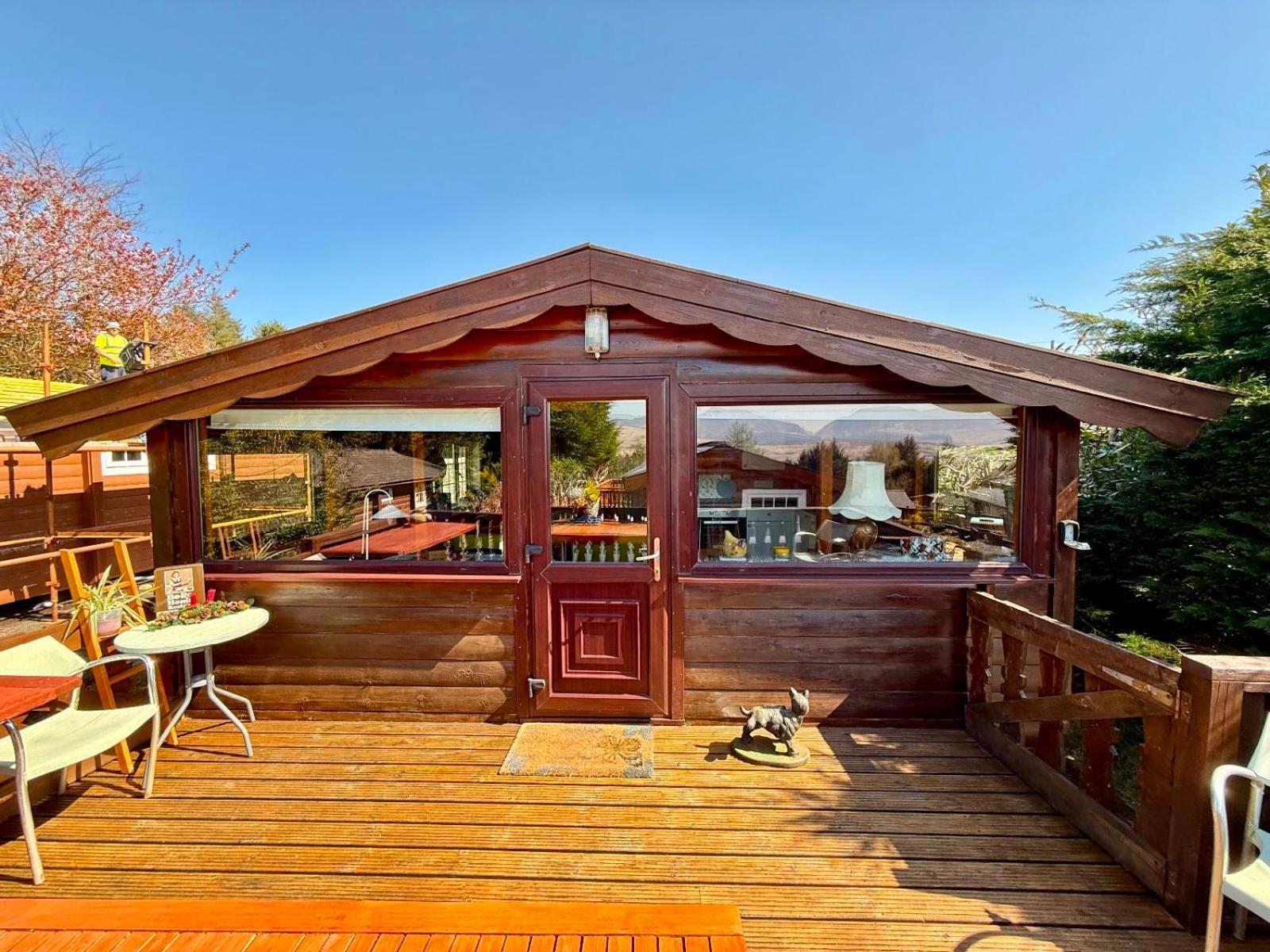 Shifty Chicken Shack Chalet Trawsfynydd